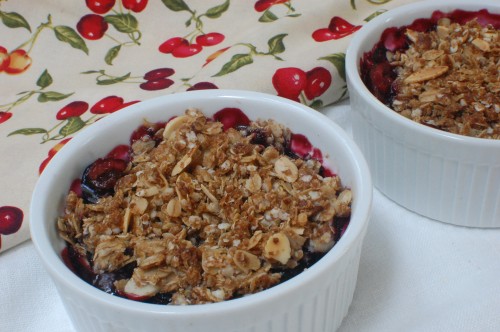 Quinoa and Oats Cherry Crisp